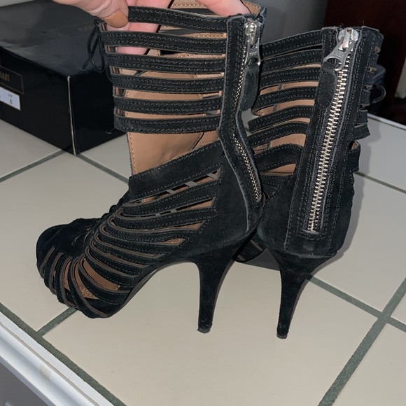 Women’s caged open toe heels - Picture 4 of 7